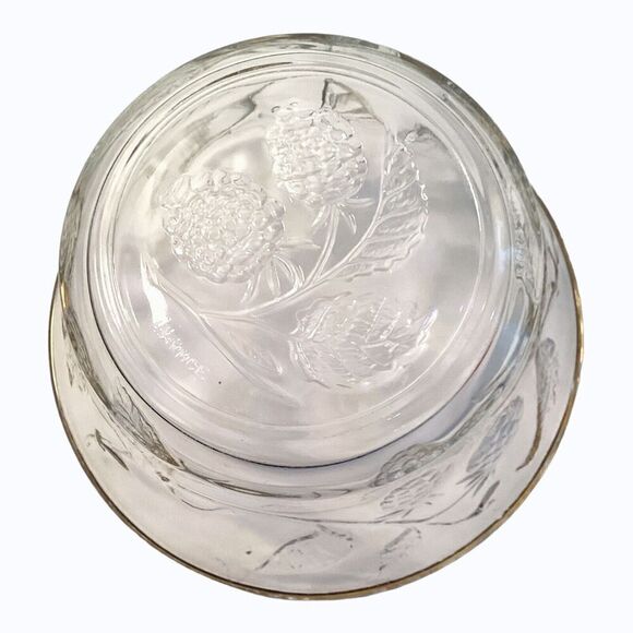 France Clear Glass Berry Bowl with Gold Rim and Embossed Berry’s & Vines - Picture 4 of 4